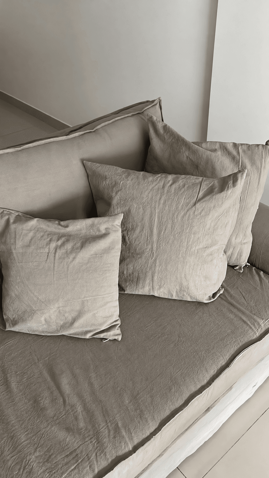 Sillon Gris Lino con Almohadones